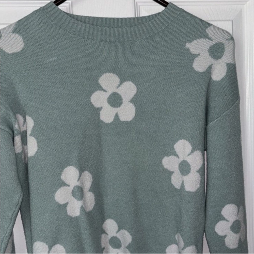 Girls floral sweater Sz XL - Picture 3 of 4